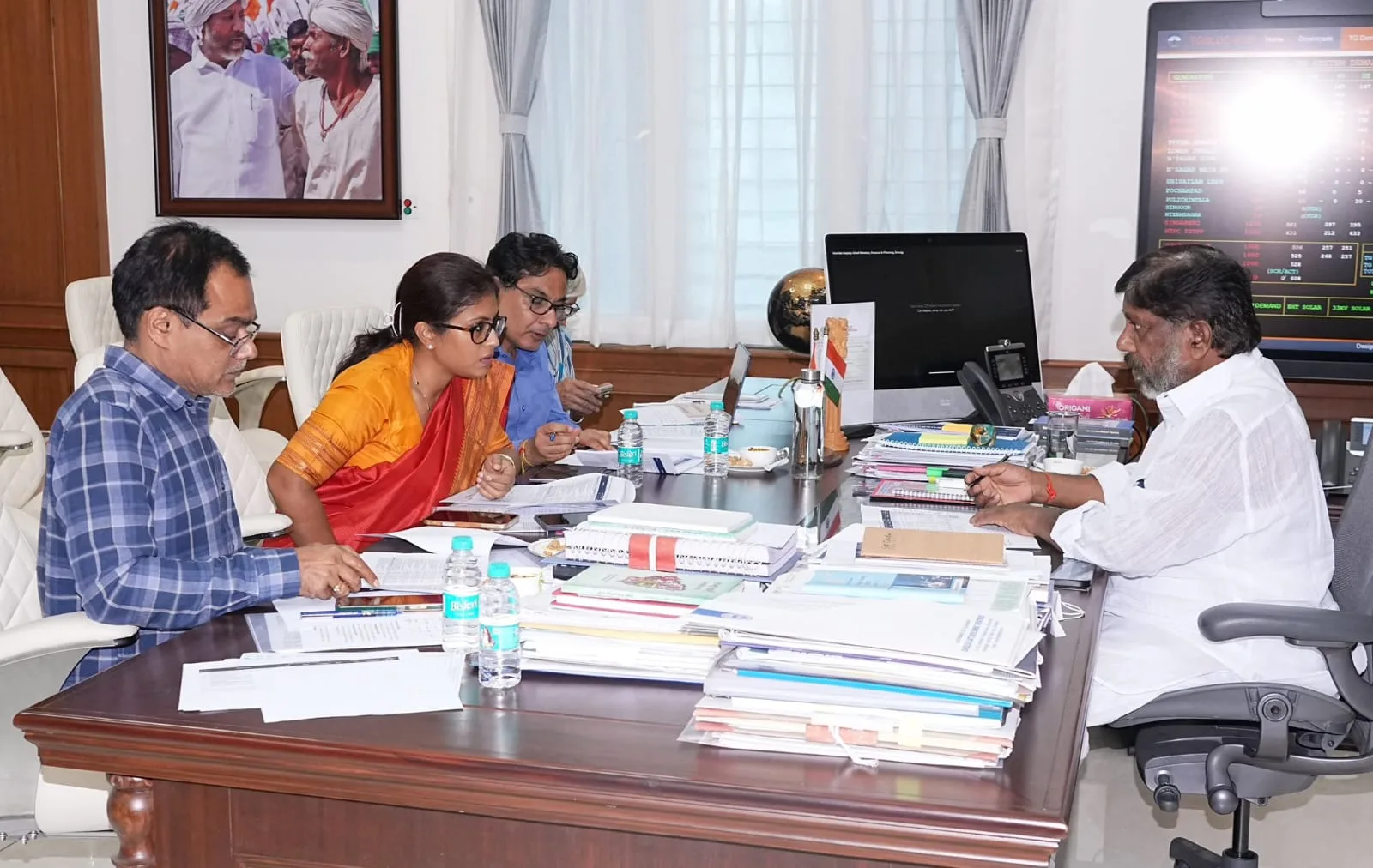 ఎస్సీ, ఎస్టీ ఉప ప్రణాళిక నిధులపై భట్టి సమీక్ష