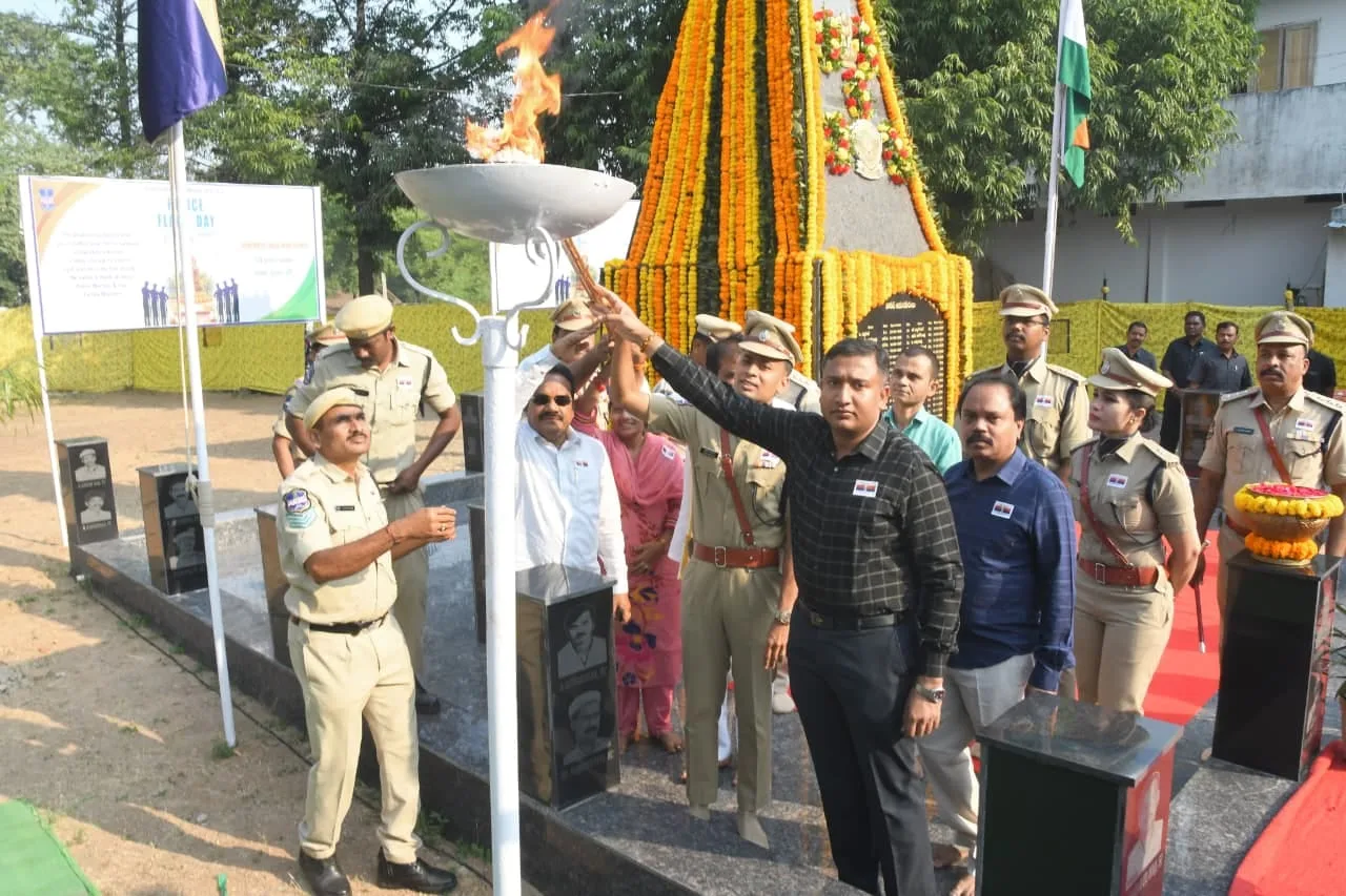 అమరవీరుల త్యాగాలకు ఘన నివాళి