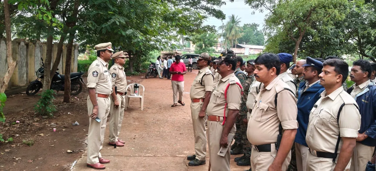 నామినేషన్లకు పోలీసుల ముందస్తు ఏర్పాట్లు